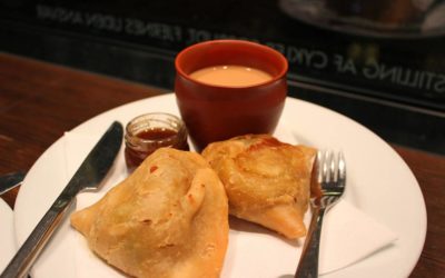 Lluvia = chai + samosa y/o kachori