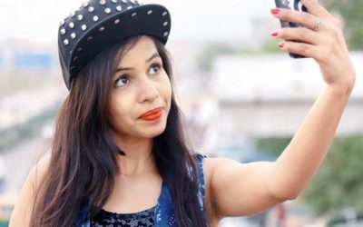 Dhinchak Pooja y su selfie