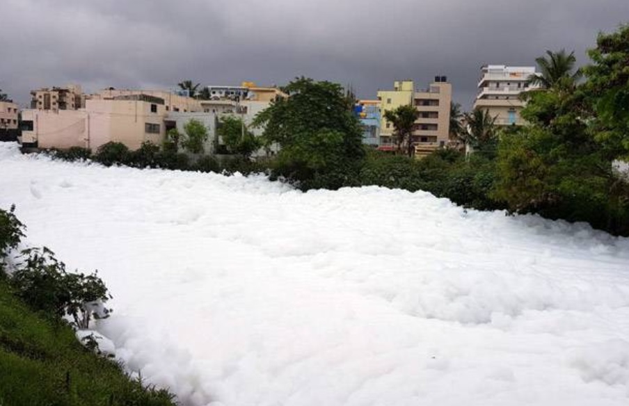 Las piedras que flotan y el lago que arde